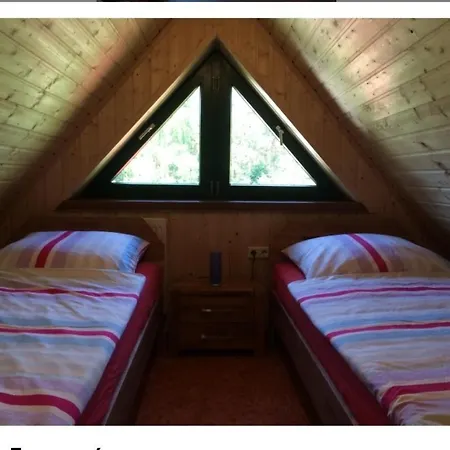 Weidmannsruh - Grosse Mit 3 Schlafzimmern Daire *